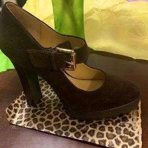 Brown Michael Kors size 9 knockout high heels great high heels for Styling.
